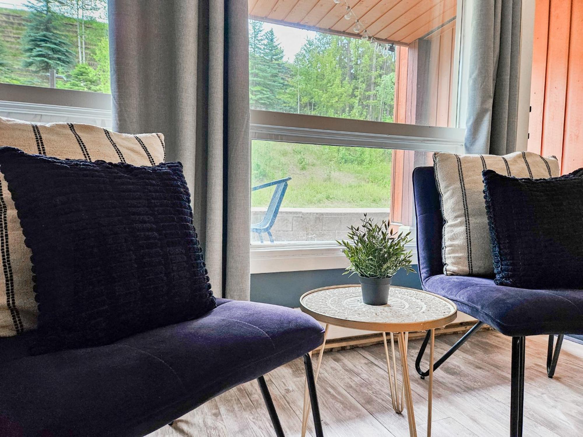 Horsethief Lodge By Stayin Panorama Bilik gambar