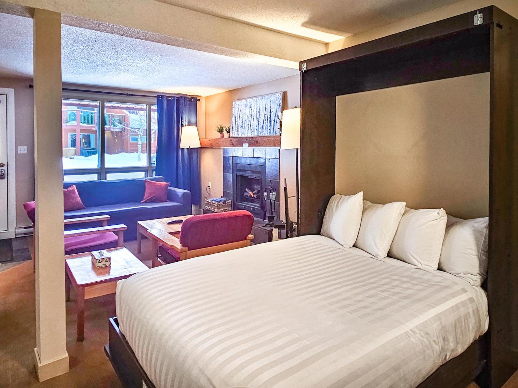 Horsethief Lodge By Stayin Panorama Bilik gambar