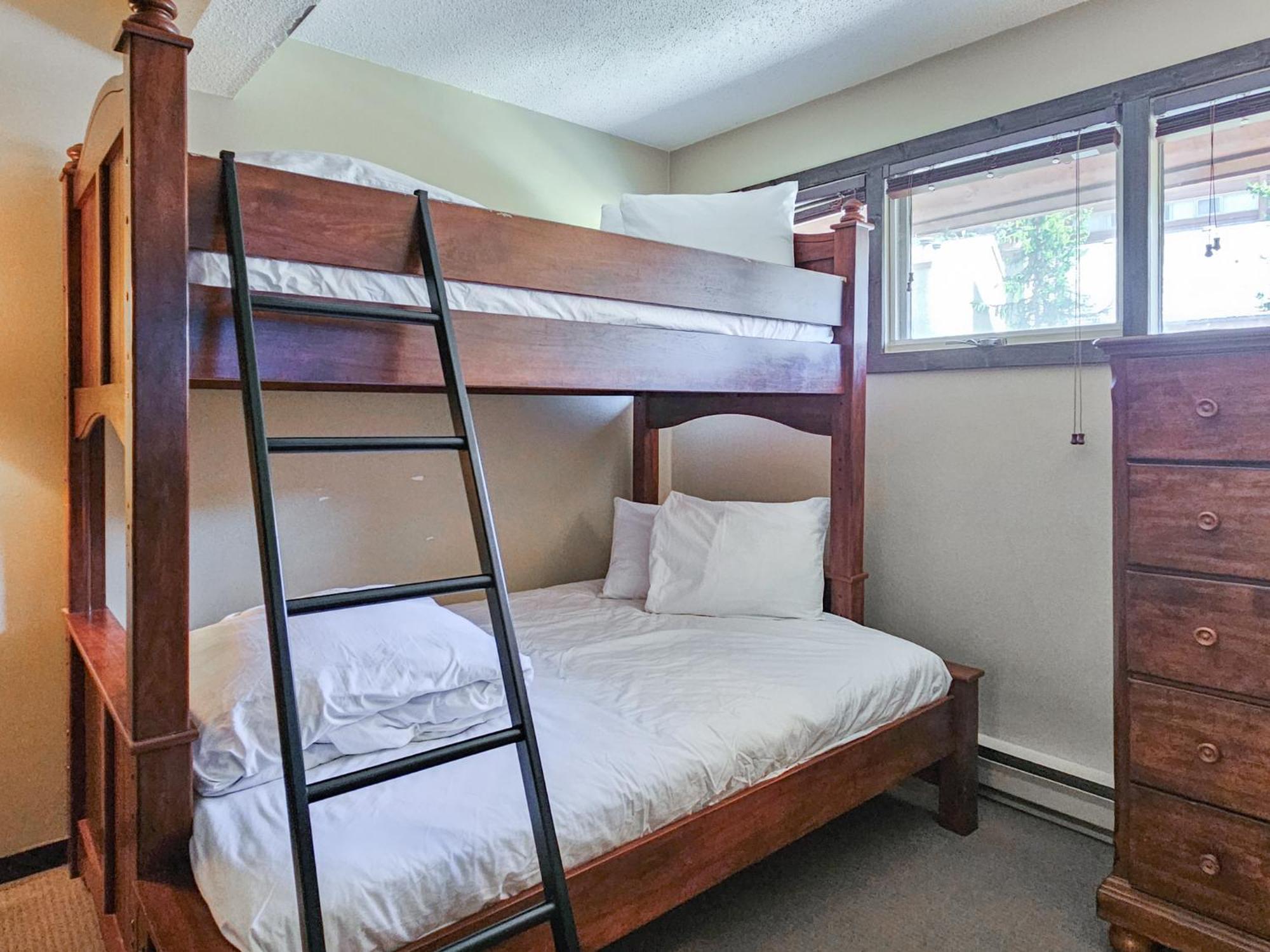 Horsethief Lodge By Stayin Panorama Bilik gambar